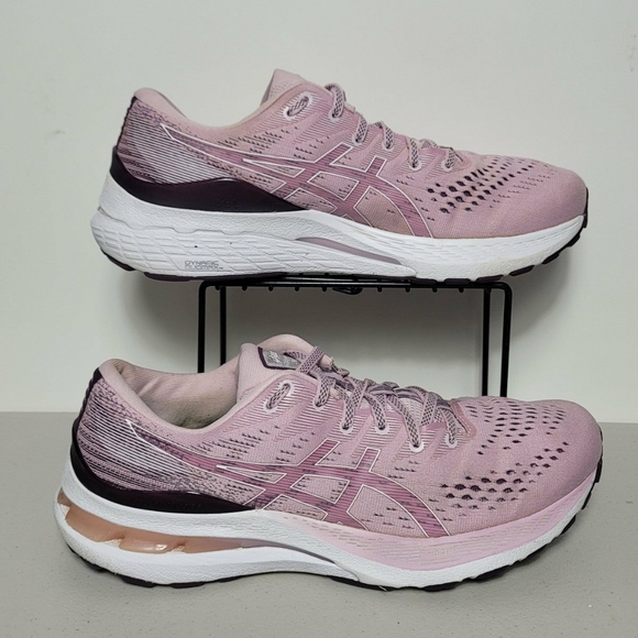 Asics Womens Gel Kayano 28 1012B047 Pink Running Shoes Sneakers Size 10 - Picture 2 of 10